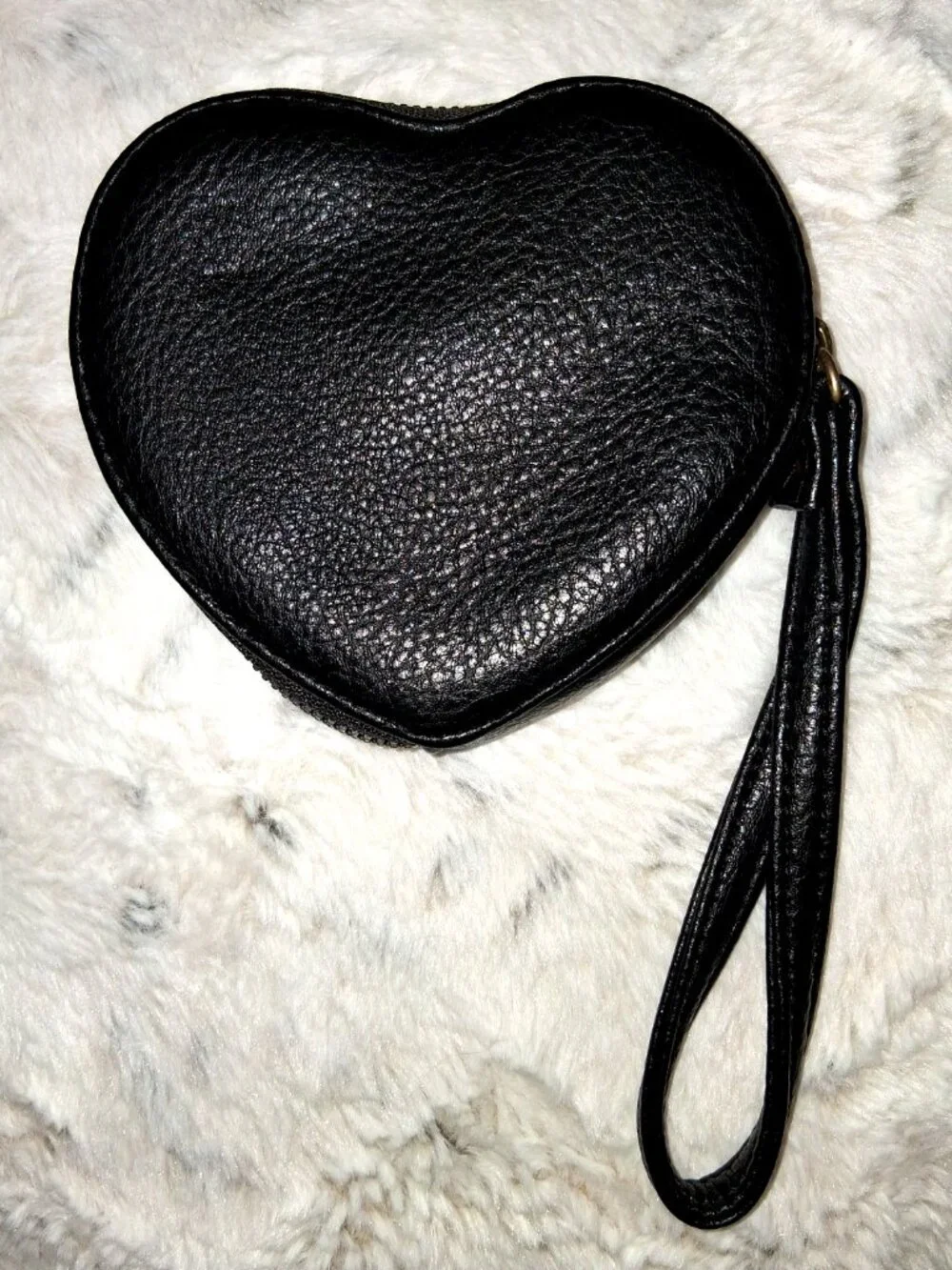 Juicy Couture Black Faux Leather Heart Shaped Mini Wallet Wristlet Zipper Pouch